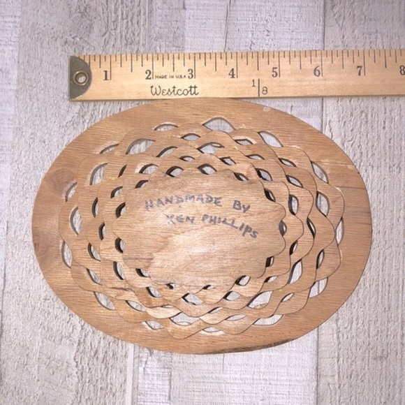 Handmade wood scroll carved small decorative bowl - Picture 4 of 8